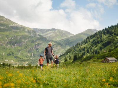 Wandern Sportgastein Familie (c) Gasteinertal Tourismus GmbH, Michael Koenigshofer (2)