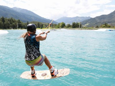 Wakeboard-Kurs, auch für Anfängerinnen geeignet, © AREA 47 Wakeboard-Kurs, auch für Anfängerinnen geeignet, © AREA 47