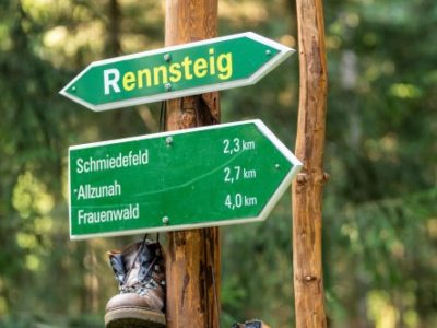 utschlands älteDer Rennsteig, Dester, und bekanntester Wanderweg verbindet gleich drei Nationale Naturlandschaften miteinander. © Dominik Ketz