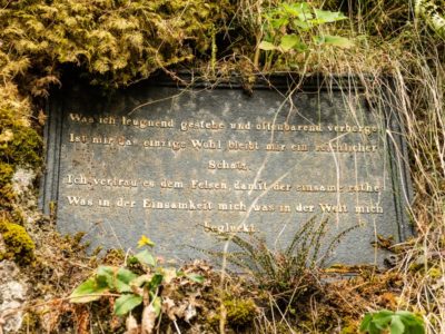 Erztafel mit Goethschen Versen © Dominik Ketz