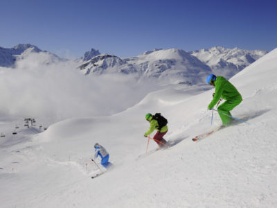 Im Januar nach den vielen Feiertagen ist auf den Pisten meist nicht so viel los - ideal, um die großen Skigebiete einmal so richtig auszufahren. © Tirol Werbung/Mallaun Im Januar nach den vielen Feiertagen ist auf den Pisten meist nicht so viel los - ideal, um die großen Skigebiete einmal so richtig auszufahren. © Tirol Werbung/Mallaun