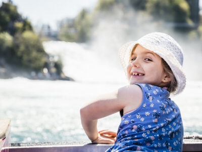 Die Schifffahrt am Rheinfall ist auch für die Kleinen ein großer Spaß. © DreiWelten Tourismus Die Schifffahrt am Rheinfall ist auch für die Kleinen ein großer Spaß. © DreiWelten Tourismus