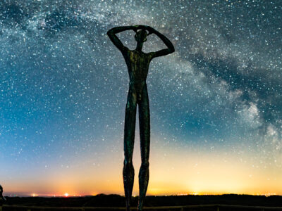 Da schaut auch der Utkieker ganz genau hin: Der Sternenhimmel ist über Spiekeroog besonders gut zu sehen.  © Kai Kröger Fotografie