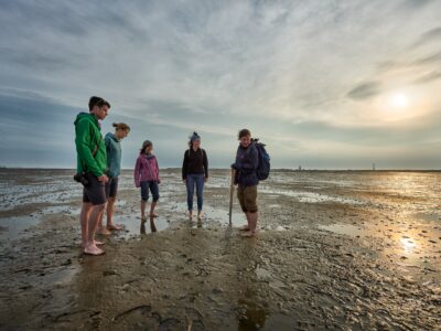 Wattwanderung auf Wangerooge. © Kees van Surksum Wattwanderung auf Wangerooge. © Kees van Surksum