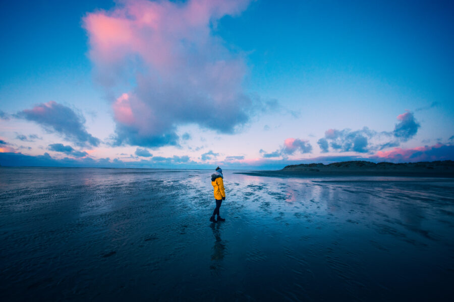 Buntes Wattenmeer: Der Winter auf Borkum sorgt durch Licht und Wetter für besondere Farbspiele. © Moritz Kaufmann Buntes Wattenmeer: Der Winter auf Borkum sorgt durch Licht und Wetter für besondere Farbspiele. © Moritz Kaufmann