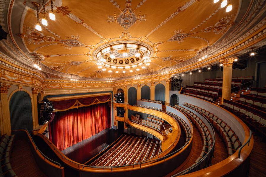 Prachtvoll: Von Mai 2010 bis Dezember 2011 wurde das Große Haus des Meininger Theaters von Grund auf saniert. © Kuksung Han/Staatstheater Meiningen