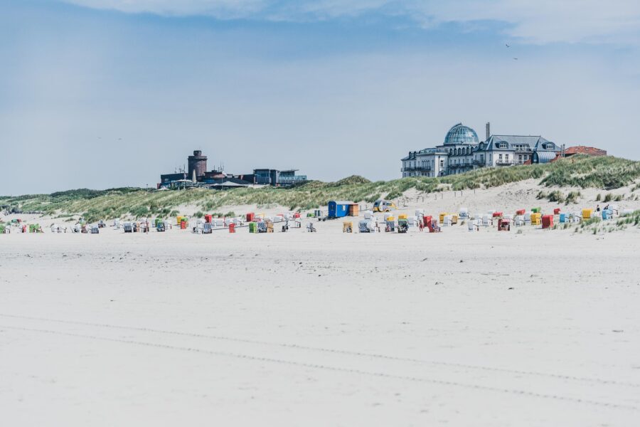 Den Job mit Urlaubsgefühl verbinden auf Juist: In der Ferienwohnung arbeiten, Inspiration am nahen Strand finden.  © Lars Wehrmann